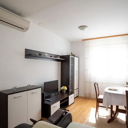 Suncica Apartman *